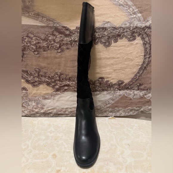 Cute black block heel boot made by the FLEXX - Picture 4 of 5